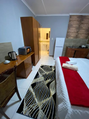 Comrades Oasis Guest House